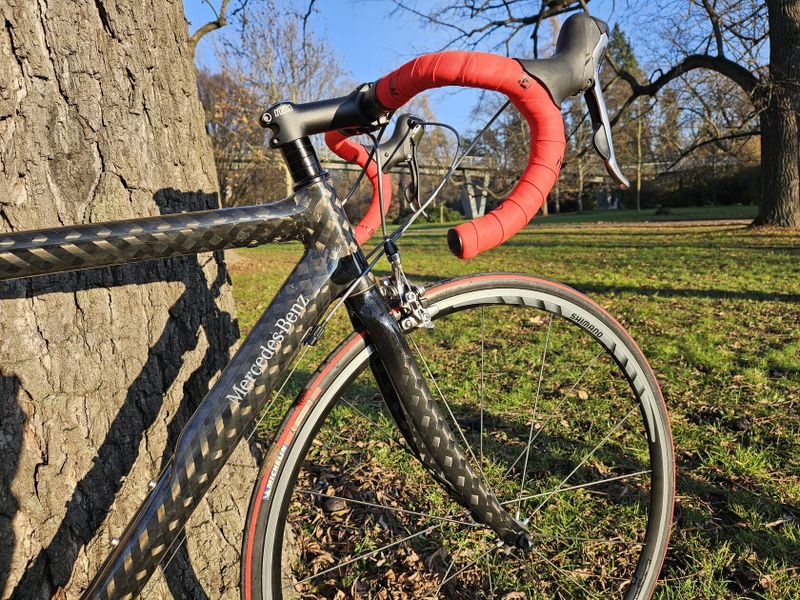 Mercedes Benz karbonové silniční kolo z limitované edice. 31/199. Dura Ace. Výměna za Morati díly.