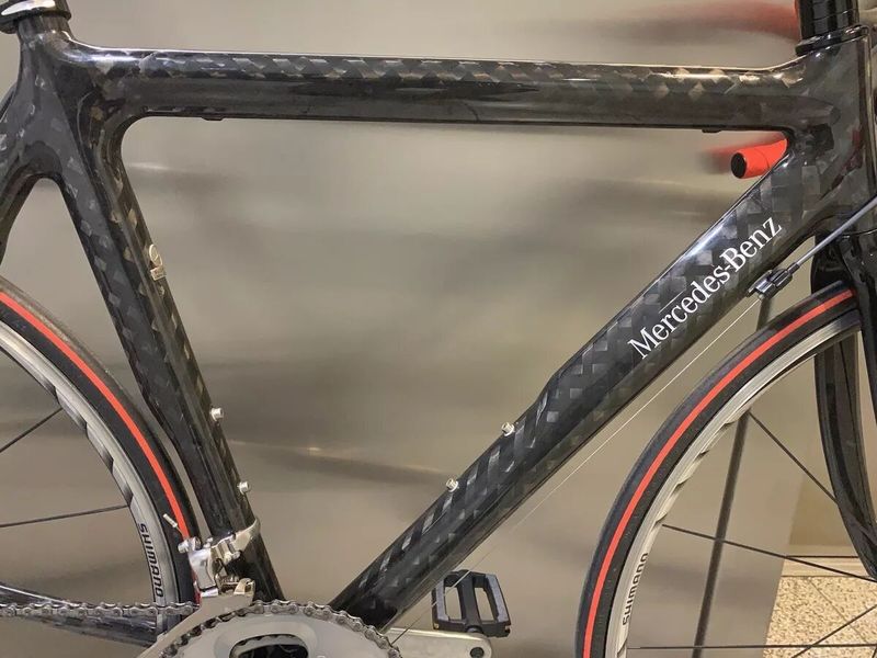 Mercedes Benz karbonové silniční kolo z limitované edice. 31/199. Dura Ace. Výměna za Morati díly.