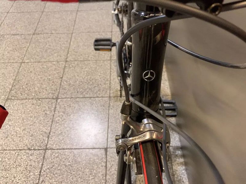 Mercedes Benz karbonové silniční kolo z limitované edice. 31/199. Dura Ace. Výměna za Morati díly.