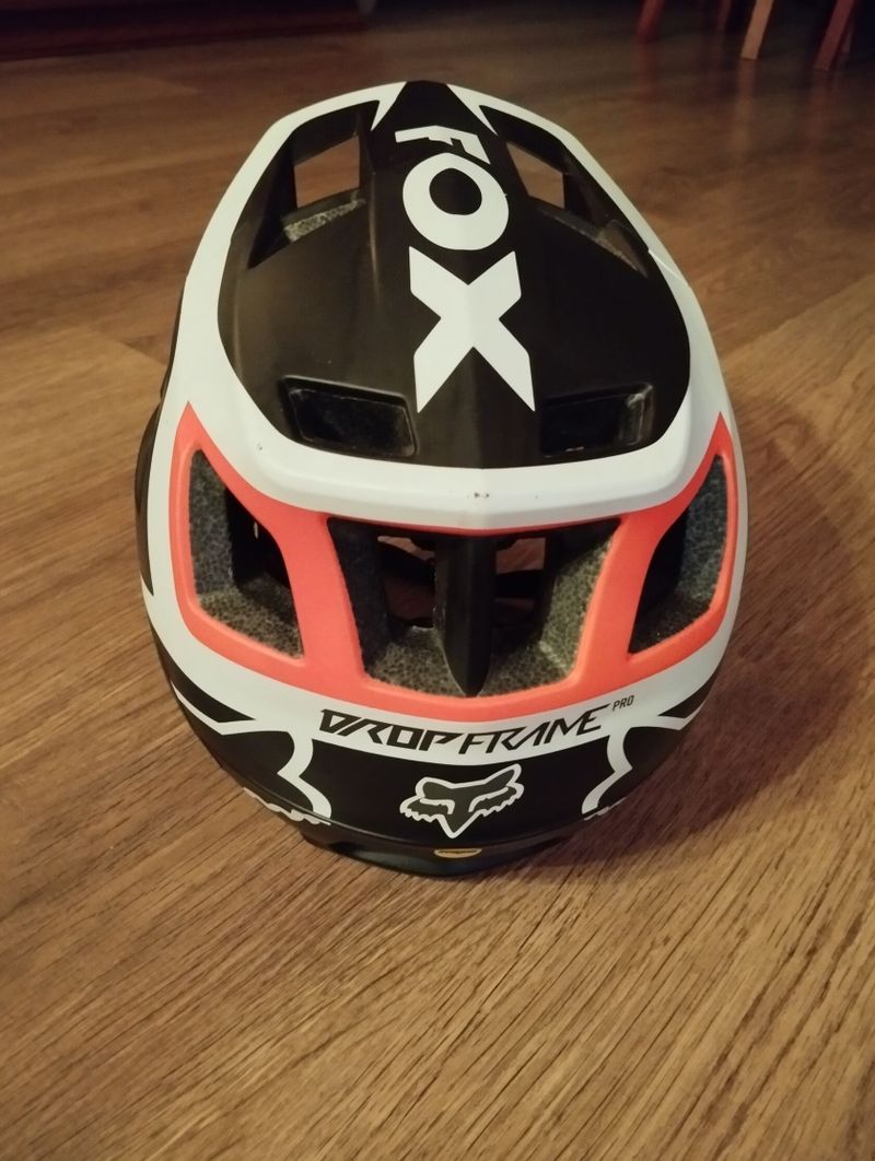 Cyklistická helma Fox Dropframe Pro F-5.