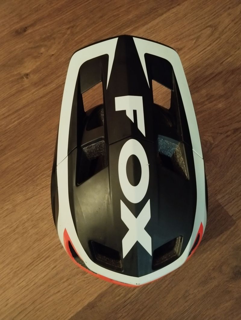 Cyklistická helma Fox Dropframe Pro F-5.