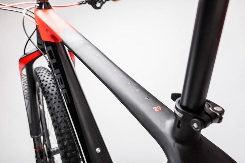 Reaction GTC SLT 2x carbon´n´flashred