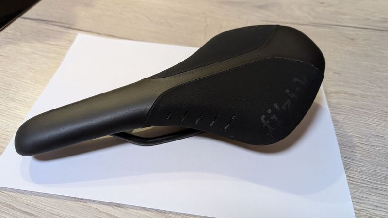 Fizik Antares R7 