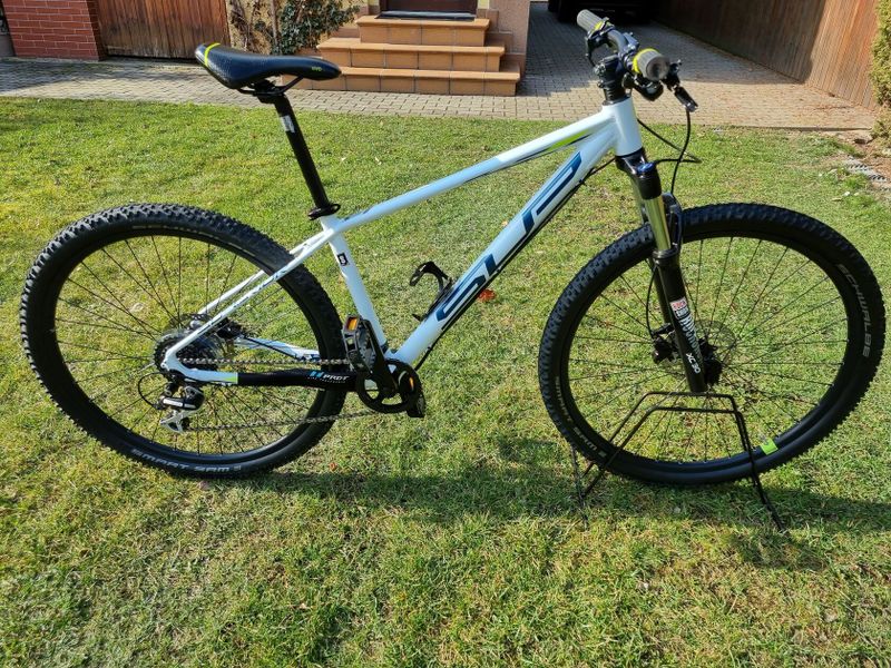 Prodam juniorské kolo SUPERIOR XC 27 DB 15,5 bila/modra