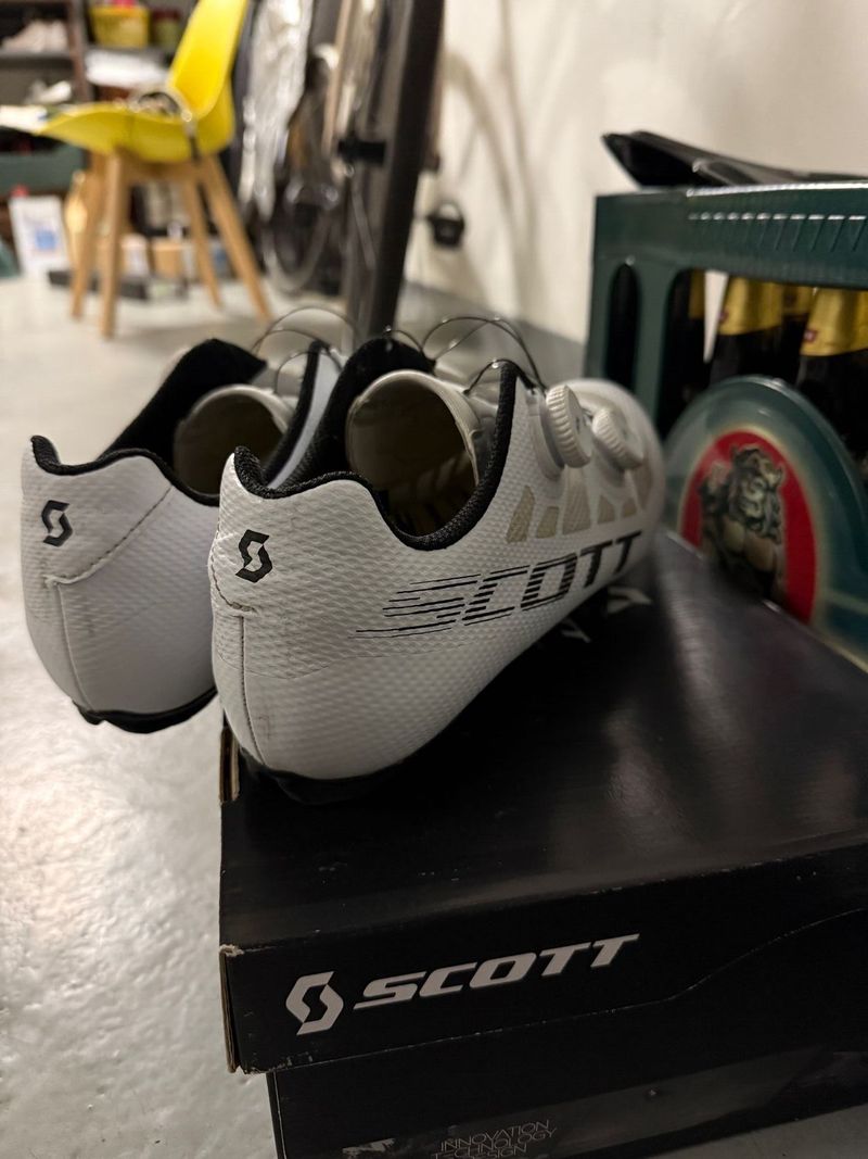 Silniční tretry SCOTT, vel. 45