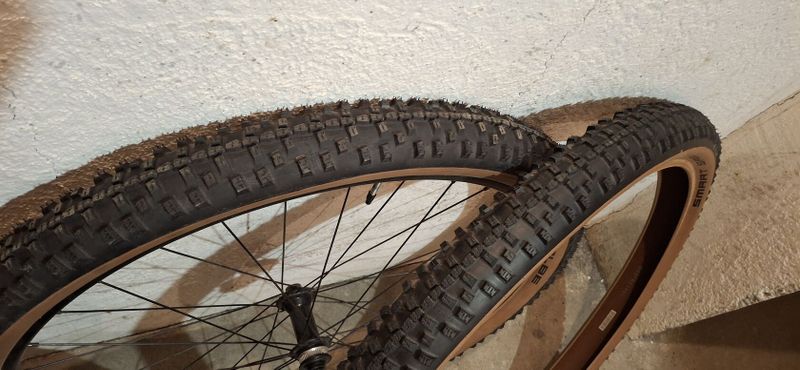 Prodám 2 pláště z elektro kola 