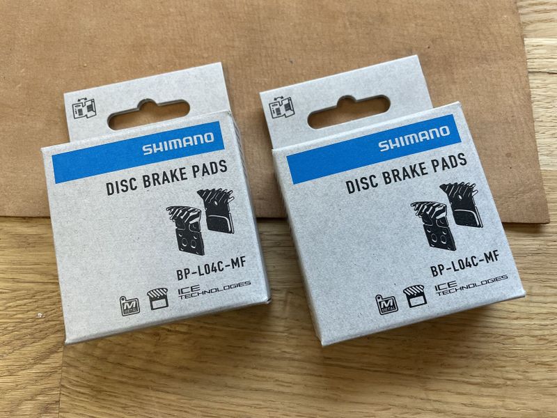 SHIMANO brzdové destičky L04C-MF kovové s chladičem