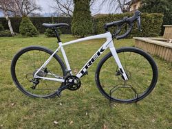 Prodám vytrvalostní silniční kolo Trek Domane AL 3 Gen 3