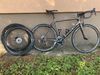 Focus Izalco Race 9.9, Shimano Ultegra Di2 + zapletená karbonová kola Fulcrum Wind.