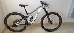 PRODÁM KARBONOVÉ ENDURKO CUBE STEREO 150 RACE - velikost S