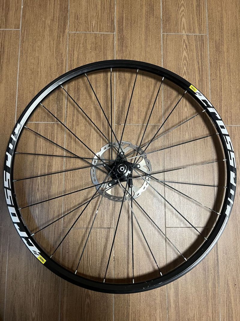 rafek mavic s nábojem na canondale lefty 