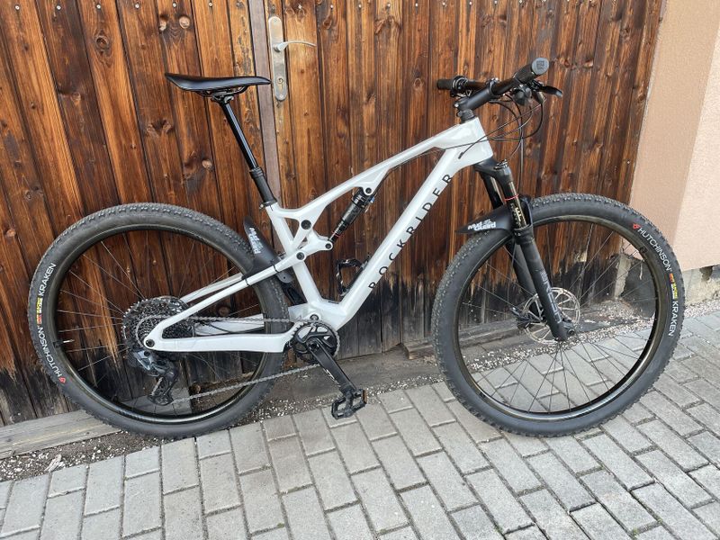 Rockrider XC Race 900S s karbonovými koly Raynolds a karbon. rámem, Sram GX AXS elektronické řazení