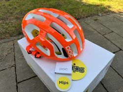 POC Octal MIPS Orange AVIP S nová