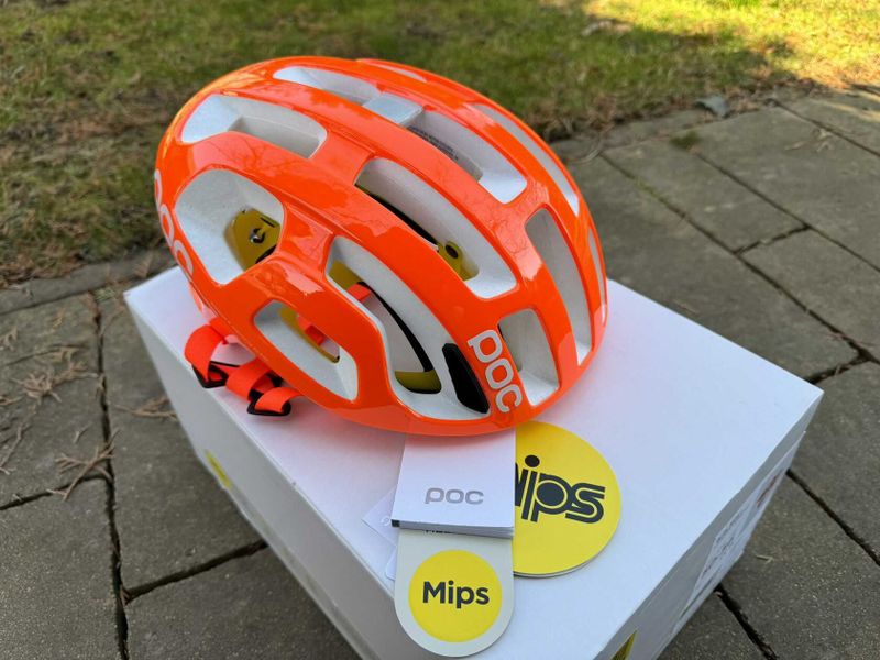 POC Octal MIPS Orange AVIP S nová
