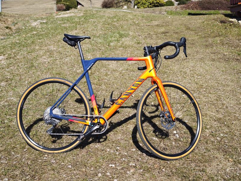 Canyon Inflite CF SL 6
