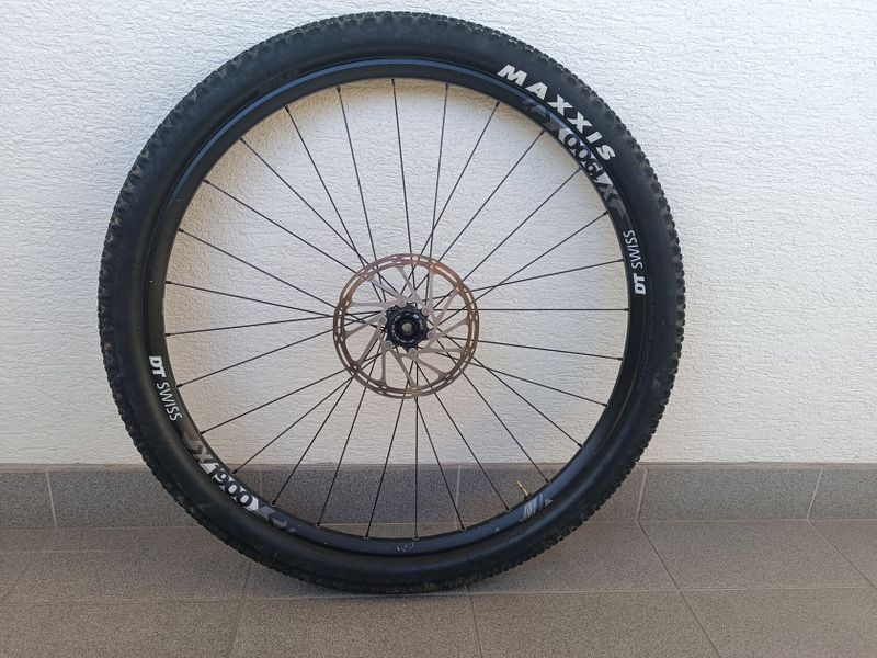 Přední ráfek / zapletené kolo DT SWISS X 1900 Spline 622x22,5, včetně kotouče SRAM