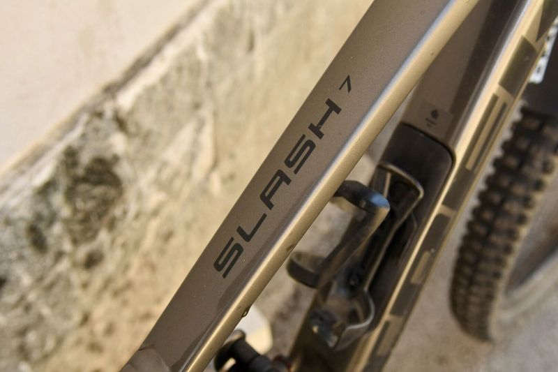 Trek Slash 7 Vel. L (2023)