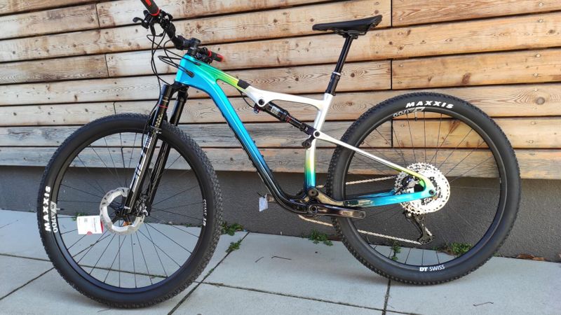Suncycle Marathon Carbon / komplet nové komponenty+záruka
