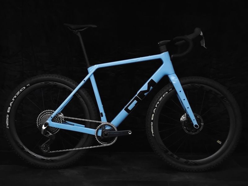 Nový gravel QM AT10+, SRAM RED E1 XPLR eTap AXS 1x13 