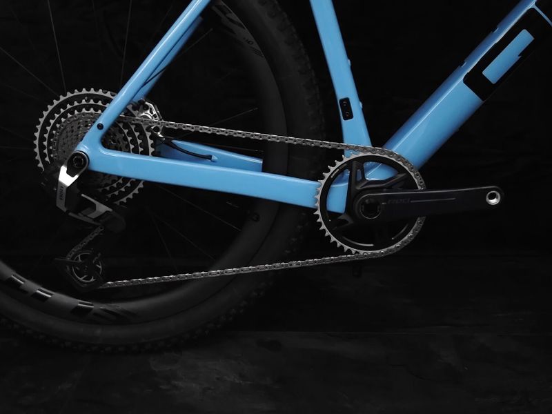 Nový gravel QM AT10+, SRAM RED E1 XPLR eTap AXS 1x13 