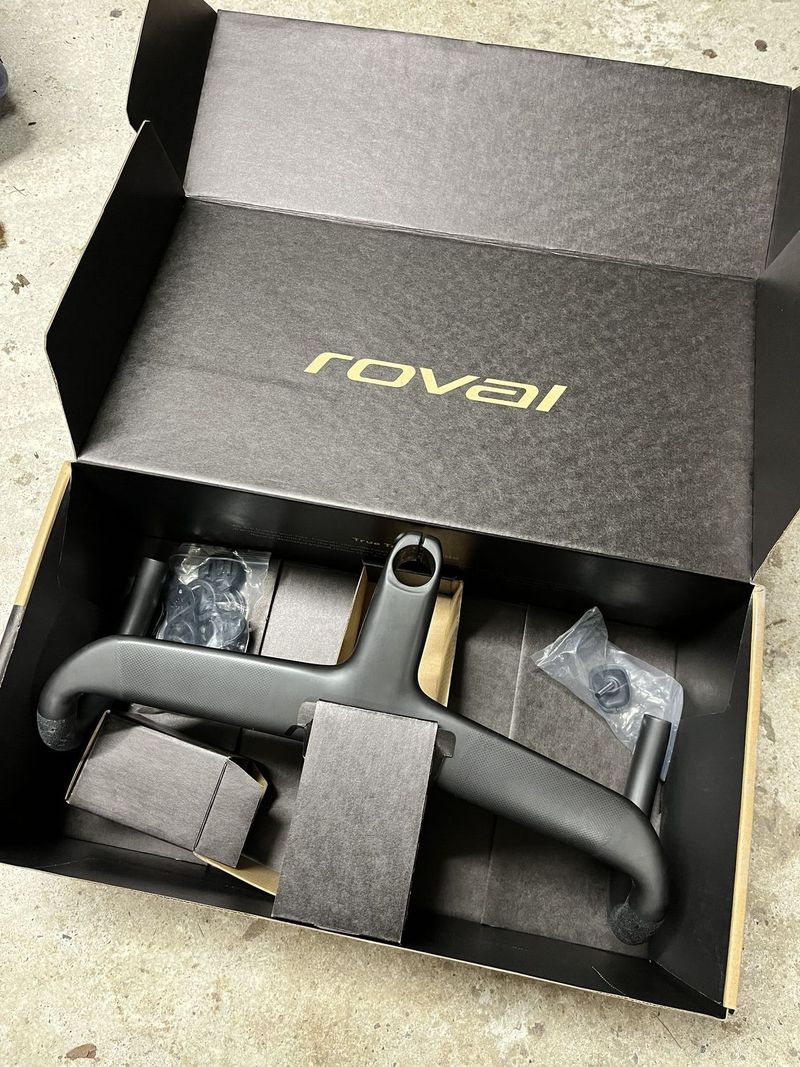 Roval rapide cockpit
