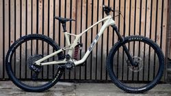 GT Force Carbon Elite Custom, velikost L