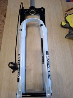 SR Suntour Raidon