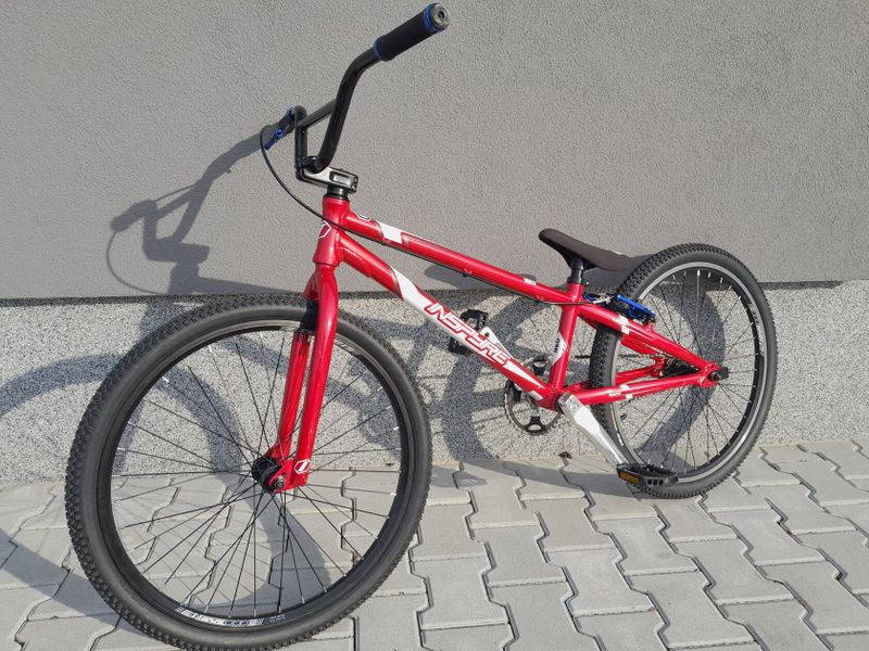Bikrosové kolo Inspyre Neo Cruiser Red 24"