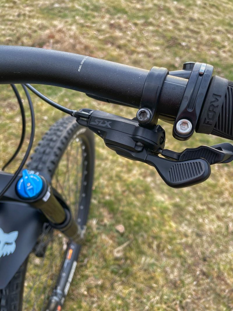 Ghost Riot Trail Essential
