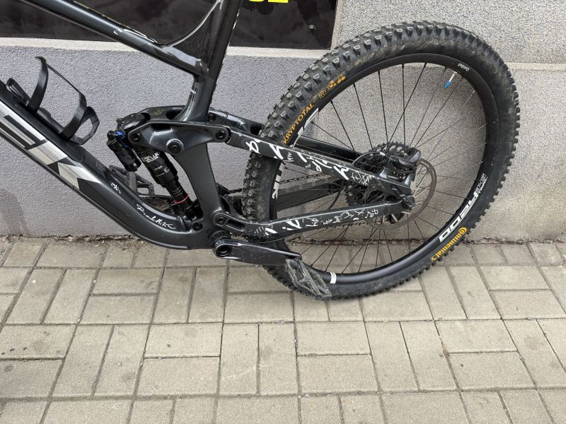 Trek Slash 8
