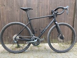 Gravel kolo Cube Nuroad