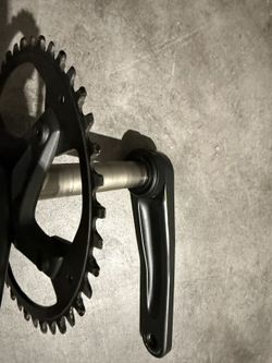 SHIMANO 9/10/11-k. Kliky Cues U6000 175mm 42z. černý dvojdílný bez ložisek