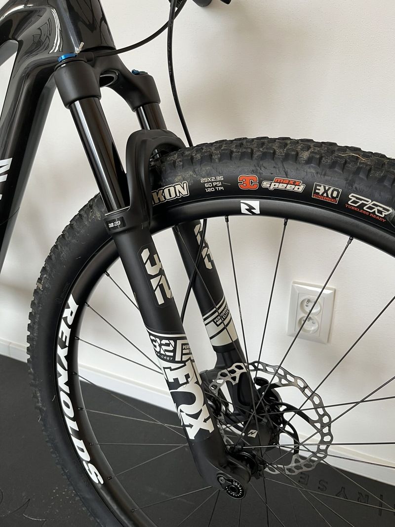 CANYON Lux World Cup CF Custom Build - vel. S