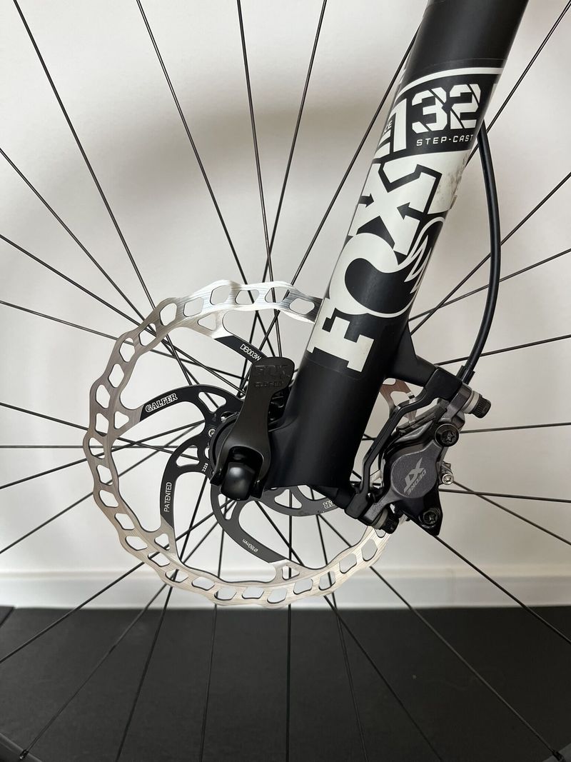 CANYON Lux World Cup CF Custom Build - vel. S
