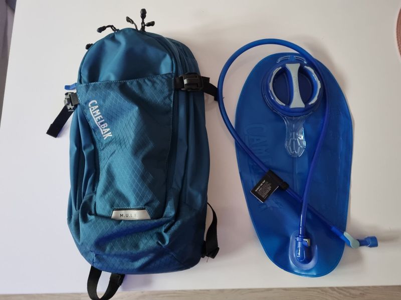  Prodám CAMELBAK Mule 12 batoh s pitným vakem moroccan blue/black 12l