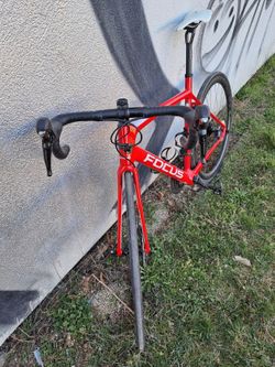 silniční karbonové kolo FOCUS Izalco Max