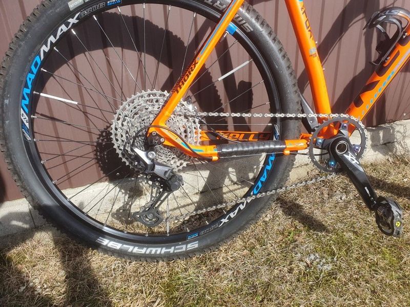 Kellys Thorx 10 po přestavbě na 1x11, 27,5"
