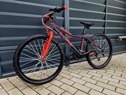 (51)Dětské dívčí hliníkové kolo Core Nipper 24"