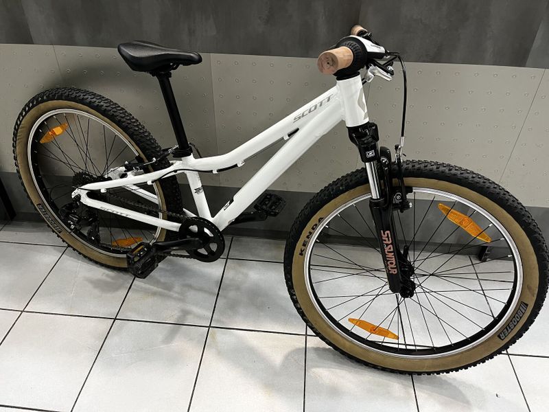 Scott Contessa 24