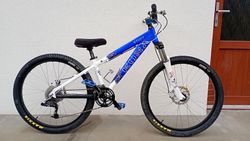 Kona Stuff vel. XS