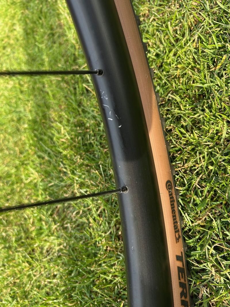 Zapletená kola DT Swiss GRAVEL LN