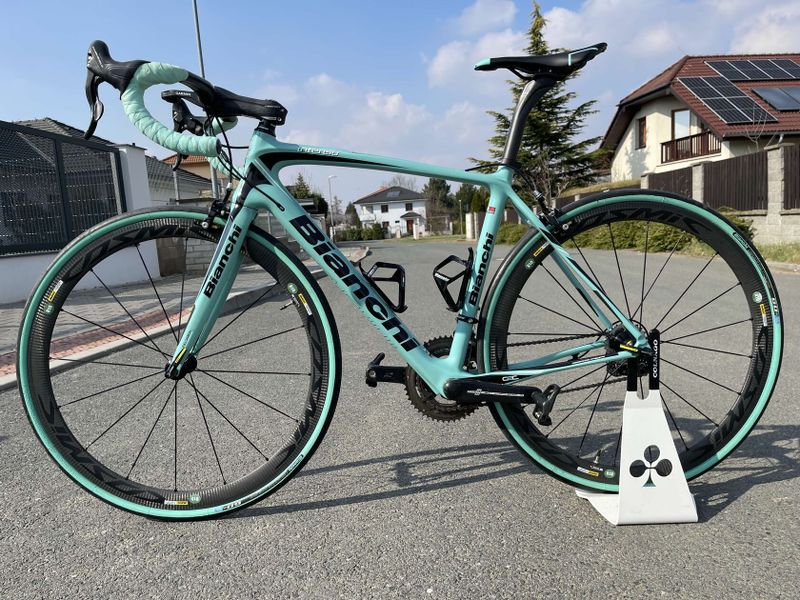 Celokarbonové silniční kolo Bianchi Intenso – velikost 53 – TOP stav!