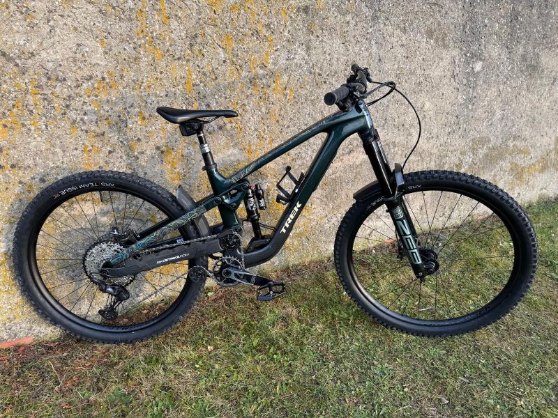 Trek Slash 9.8 velikost M, generace 6
