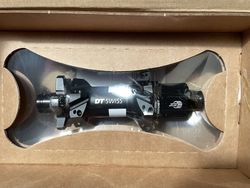 DT Swiss 350 Straightpull Boost 28 děr