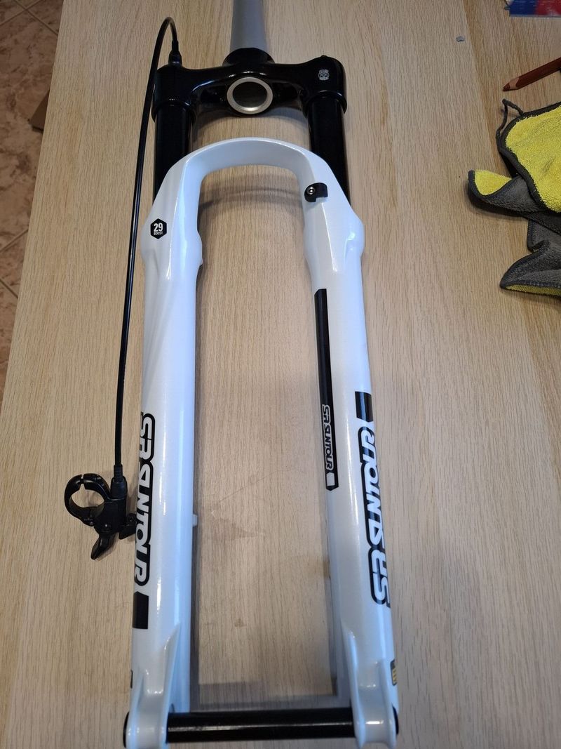 SR Suntour Raidon