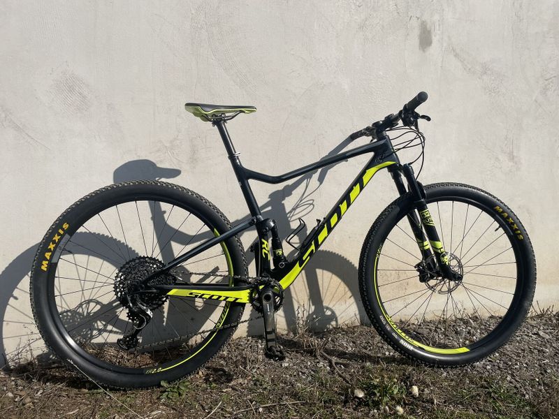 SCOTT Spark RC 900 PRO (HMX carbon rám - nejvyšší varianta)