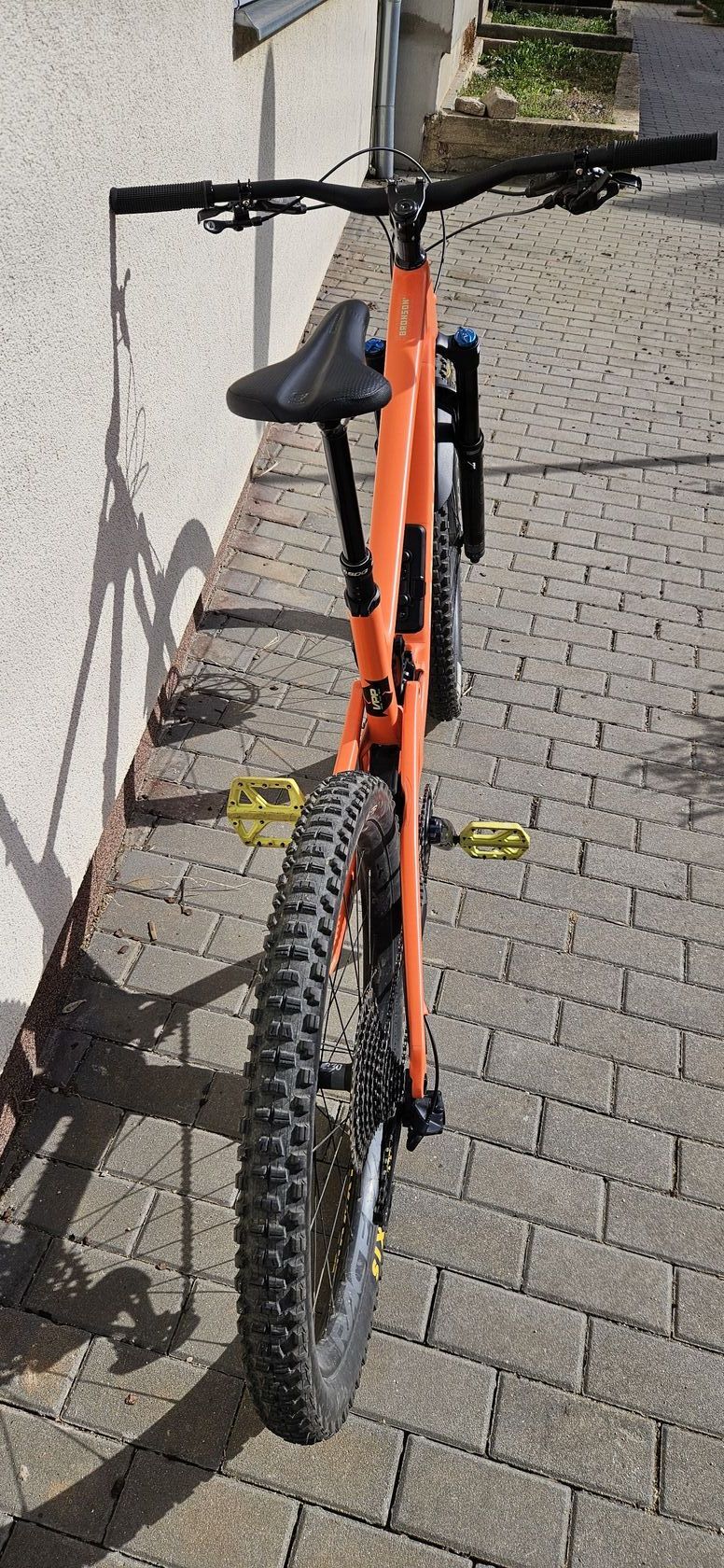 Satna Cruz Bronson 2023 S-kit XL