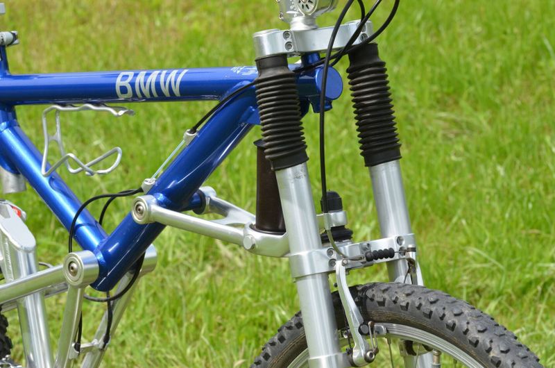 Historické celoodpružené skládací MTB značky BMW