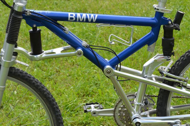Historické celoodpružené skládací MTB značky BMW