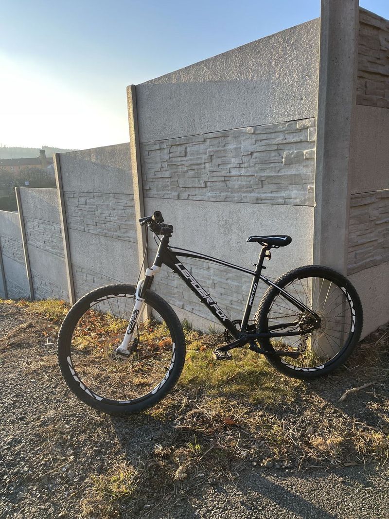 Kolo Leader fox Faktor 26” velikost S